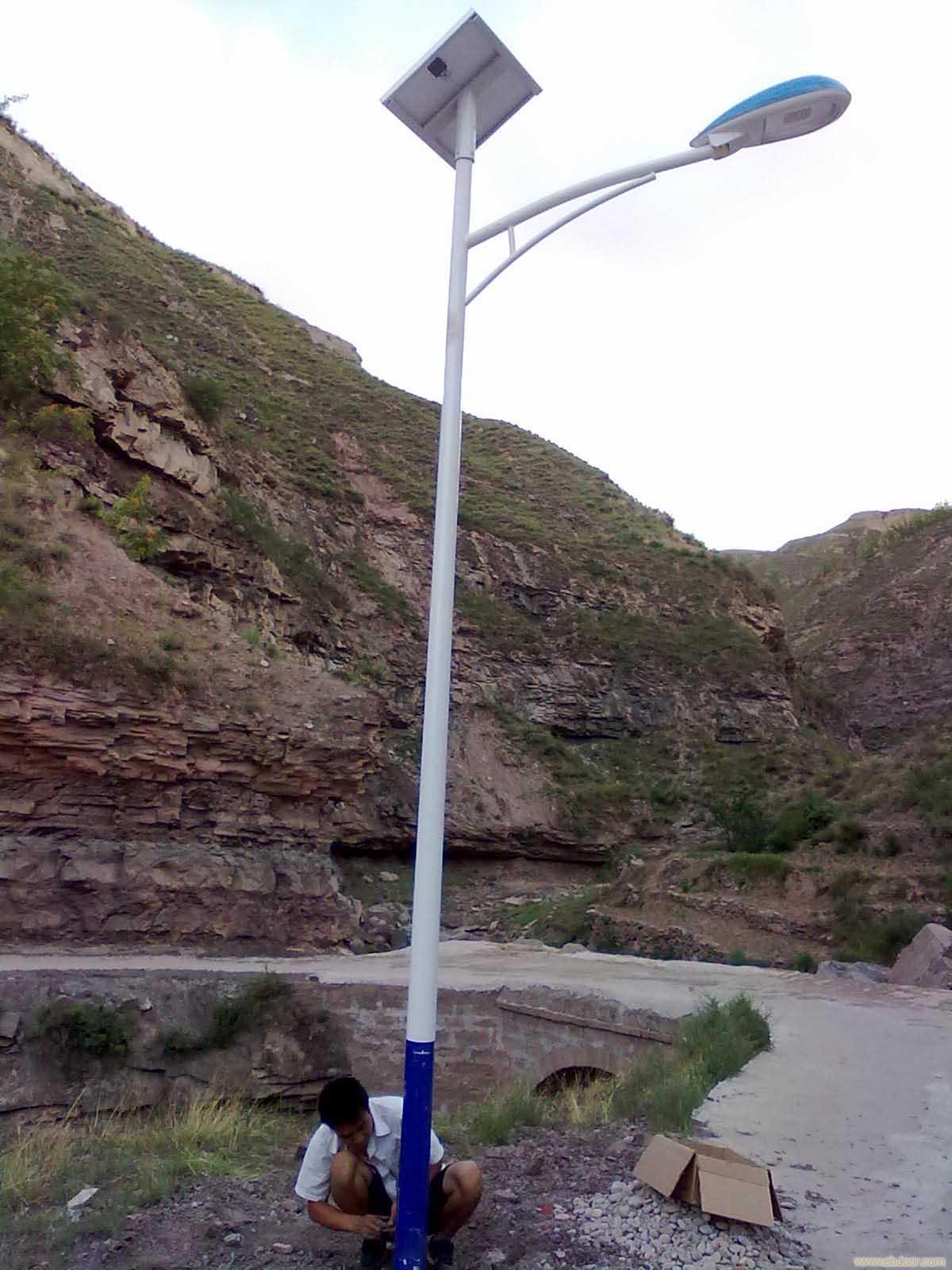 怎样确定太阳能路灯蓄电池的容量